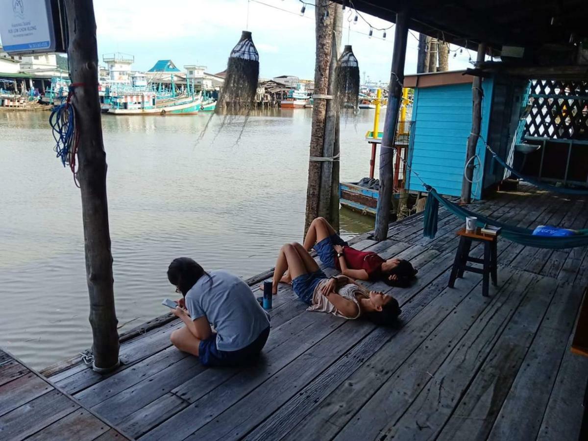 Rub Lom Chom Klong Homestay Chumphon Exterior foto